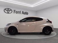 Usata Toyota Yaris 280 CV (205 kW) 2024 Bianco pastello Berlina