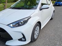 Usata Toyota Yaris Hybrid Business Edition 92 CV (67 kW) 2023 Bianco Utilitaria