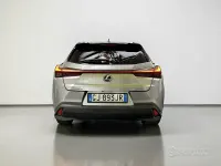 Usata Lexus UX 250h 184 CV (135 kW) 2022 Grigio SUV