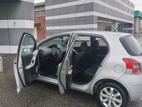 Usata Toyota Yaris 99 CV (72 kW) 2010 Grigio Berlina