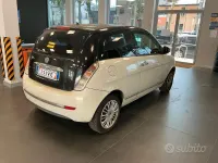 Usata Lancia Ypsilon 69 CV (50 kW) 2011 Bianco Utilitaria
