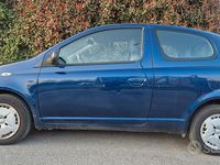Usata Toyota Yaris 86 CV (63 kW) 2000 Blu Utilitaria