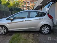 Usata Ford Fiesta Titanium 82 CV (60 kW) 2009 Grigio Berlina
