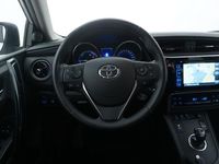 usata Toyota Auris Hybrid -