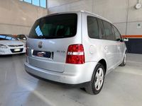 Usata VW Touran Highline 140 CV (102 kW) 2005 Argento Monovolume