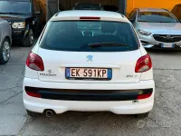 Usata Peugeot 206 60 CV (44 kW) 2012 Bianco Berlina
