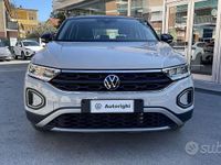 Usata VW T-Roc Life 110 CV (80 kW) 2023 Beige SUV