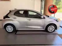 Usata Toyota Yaris Hybrid Active 92 CV (67 kW) 2023 Argento Berlina
