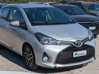 Usata Toyota Yaris 90 CV (66 kW) 2015 Grigio Utilitaria