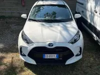 Usata Toyota Yaris Hybrid Trend 92 CV (67 kW) 2021 Bianco Berlina