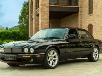 Usata Jaguar XJR 363 CV (266 kW) 2000 Nero Berlina