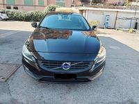 Usata Volvo V60 Summum 120 CV (88 kW) 2017 Nero Station wagon
