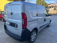 Usata Fiat Doblò 95 CV (69 kW) 2017 Argento Monovolume