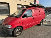 Usata Nissan Vanette 75 CV (55 kW) 1998 Rosso Monovolume