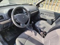 Usata Renault Clio II Dynamique 75 CV (55 kW) 2004 Grigio Berlina