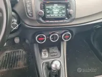 Second-hand Alfa Romeo Giulietta Distinctive 150 CP (110 kW) 2014 Roșu Hatchback