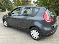 Käytetty Renault Scenic E-Tech Dynamique 110 HP (80 kW) 2011 Harmaa Tila-auto