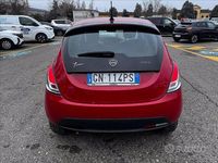 Usata Lancia Ypsilon Silver 70 CV (51 kW) 2023 Rosso Utilitaria