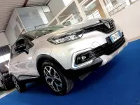 Usata Renault Captur 90 CV (66 kW) 2019 Argento SUV