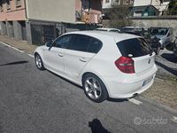 Usata BMW 118 142 CV (104 kW) 2011 Bianco Utilitaria