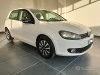 Usata VW Golf VI 105 CV (77 kW) 2011 Bianco Utilitaria