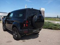 Usata Land Rover Defender SE 200 CV (147 kW) 2021 Nero Station wagon