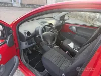 Usata Peugeot 107 68 CV (50 kW) 2007 Rosso Utilitaria