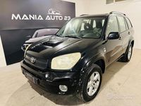 Usata Toyota RAV4 Luxury 116 CV (85 kW) 2005 Nero Station wagon