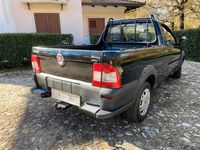 Usado Fiat Strada 95 HP (69 kW) 2014 Preto Pickup