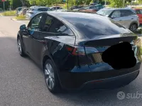 Usata Tesla Model Y 189 kW (258 CV) 2023 Nero SUV