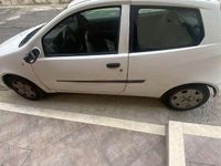 Usata Fiat Punto Emotion 95 CV (69 kW) 2003 Utilitaria