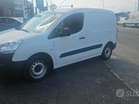 Gebraucht Peugeot Partner Comfort 99 PS (72 kW) 2016 Weiß