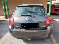 Usata Toyota Auris 97 CV (71 kW) 2007 Grigio Utilitaria