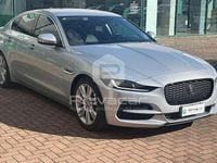 Usata Jaguar XE SE 250 CV (183 kW) 2023 Grigio Berlina