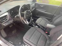 Usata Kia Stonic Style 101 CV (74 kW) 2024 Grigio SUV