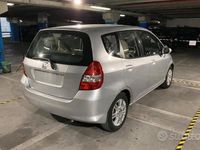Usata Honda Jazz LS 83 CV (61 kW) 2006 Grigio Utilitaria