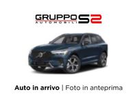 Usata Volvo XC60 Momentum 197 CV (144 kW) 2021 Blu/azzurro SUV