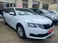 Usado Skoda Octavia G-TEC Style 131 CV (96 kW) 2019 Blanco Familiar