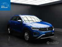 Usata VW T-Roc Life 110 CV (80 kW) 2023 Blu SUV