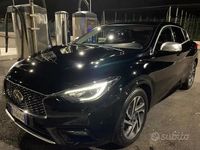 Usata Infiniti Q30 Business Executive 122 CV (89 kW) 2018 Nero Berlina
