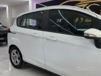 Usata Ford B-MAX Titanium 95 CV (69 kW) 2015 Bianco Monovolume