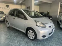 Usata Toyota Aygo Connect Style 68 CV (50 kW) 2011 Argento Utilitaria
