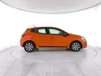 Usata Renault Clio V Equilibre 67 CV (49 kW) 2023 Orange valencia Berlina