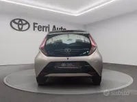 Usata Toyota Aygo X-play 69 CV (50 kW) 2017 Grigio Utilitaria