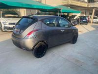 Usata Lancia Ypsilon Silver 69 CV (50 kW) 2023 Grigio Utilitaria