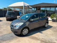 Usata Toyota Yaris Sol 69 CV (50 kW) 2009 Grigio Utilitaria