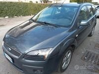 Usata Ford Focus Style 90 CV (66 kW) 2005 Grigio Station wagon