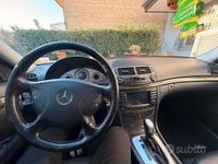 Usata Mercedes E320 224 CV (164 kW) 2004 Grigio Berlina