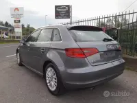 Usado Audi A3 Attraction 110 CV (80 kW) 2016 Gris Berlina