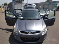 Usata Hyundai i20 Comfort 78 CV (57 kW) 2009 Grigio Utilitaria